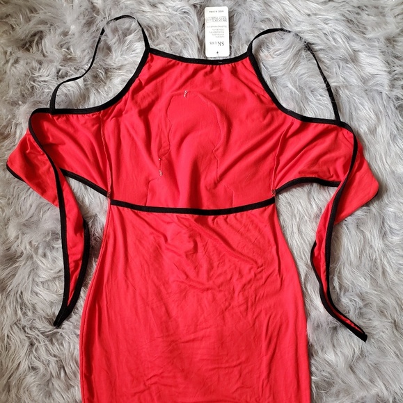 Cute Red dress - Picture 5 of 6